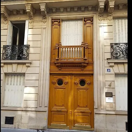 L'avenue Montaigne 파리