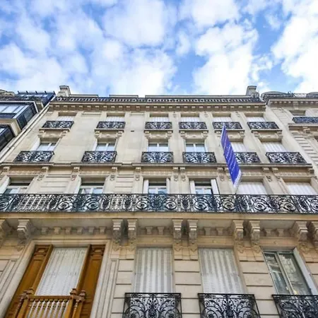 L'avenue Montaigne 파리
